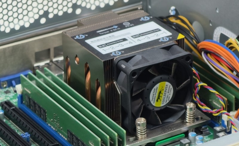 工控機 vs 服務器:為什么關鍵業務必須用“貴”的硬件? | 廣州華頡科技